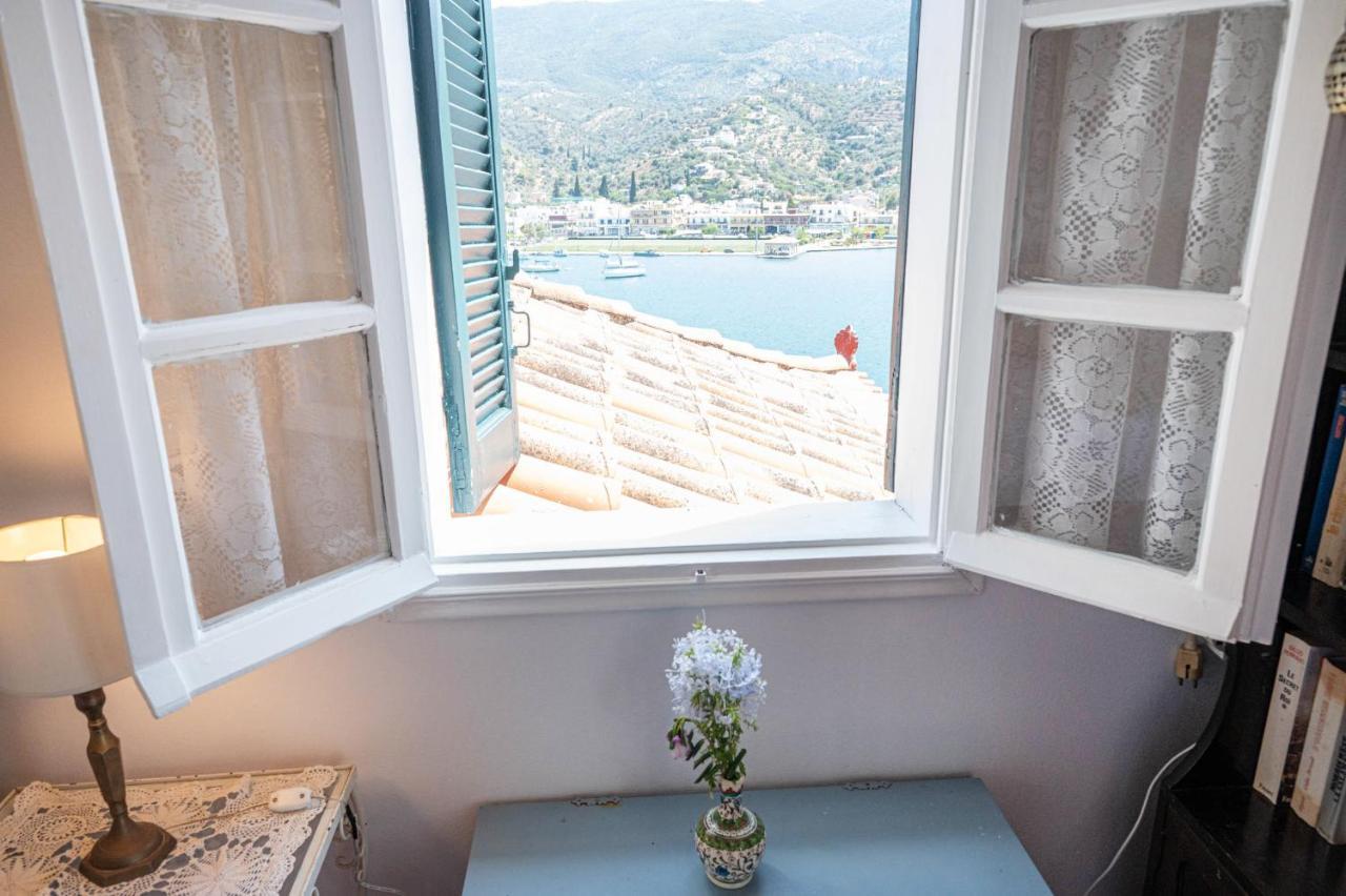 Traditional House Under The Clock Tower With Sweet View Poros Town Exterior photo