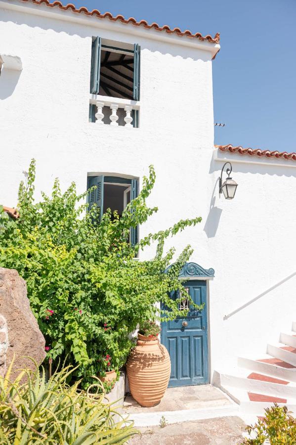 Traditional House Under The Clock Tower With Sweet View Poros Town Exterior photo